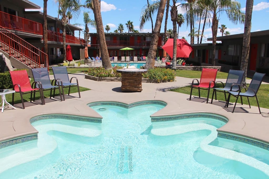 Courtyard hot tub and pool at the Skylark Hotel