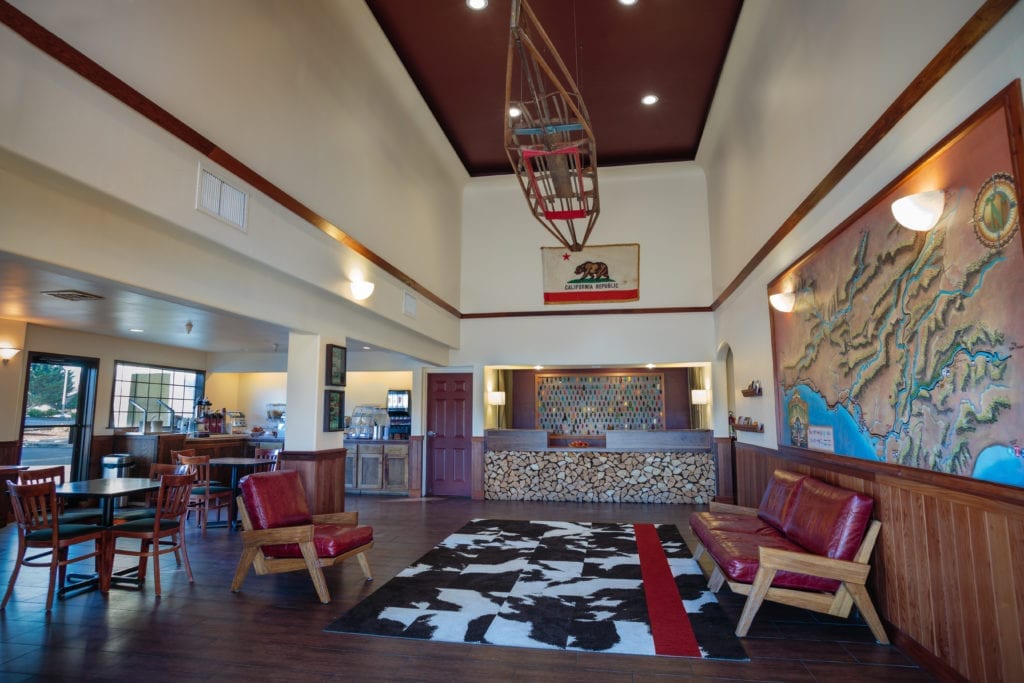 Lobby of the Redwood Riverwalk Hotel