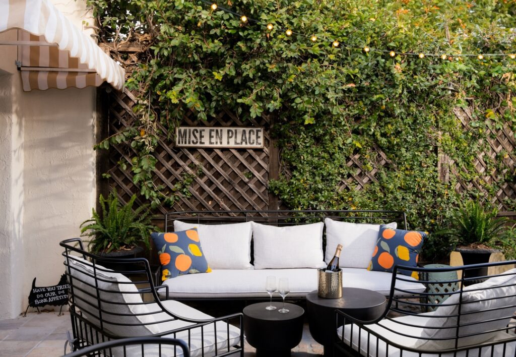 courtyard patio with French signage