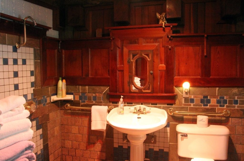 The bath for the Walden Room