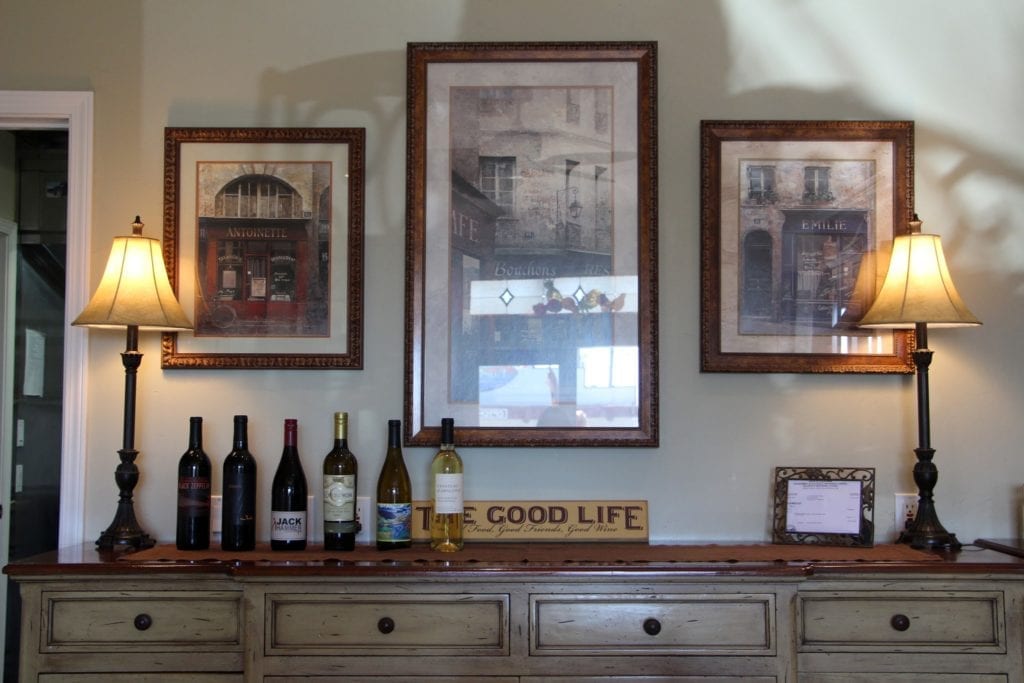 Dining room at Cayucos Sunset Inn