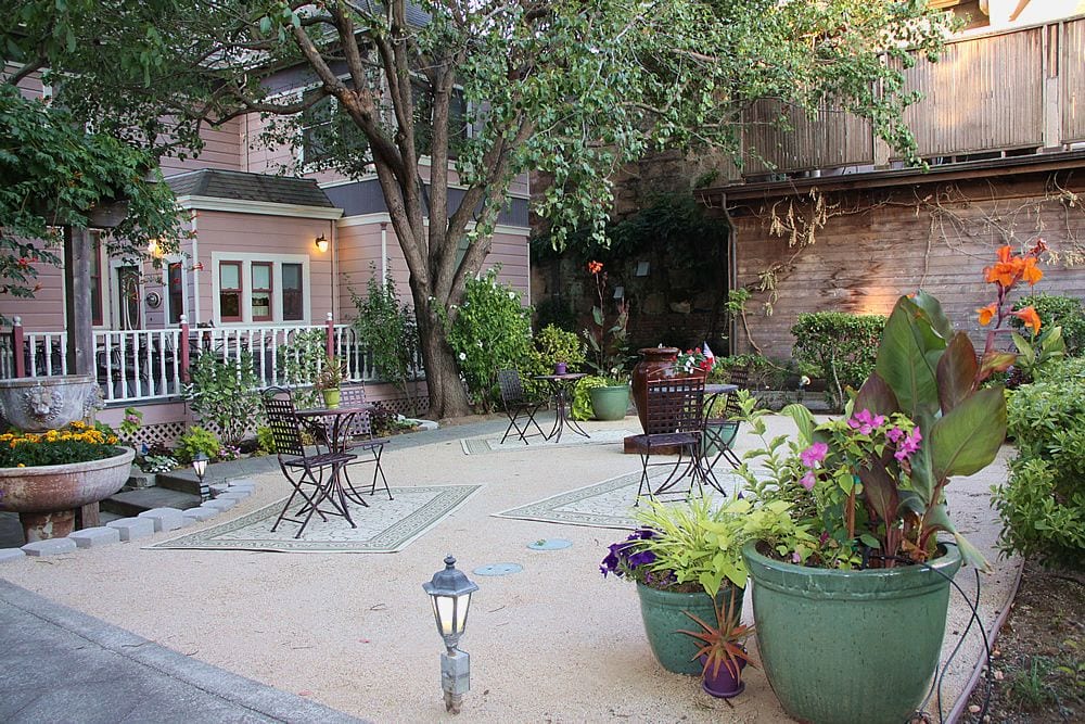 Hennessey House backyard patio