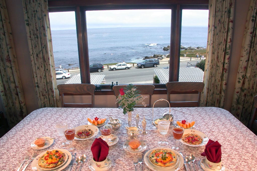 Dining room of the Martine Inn