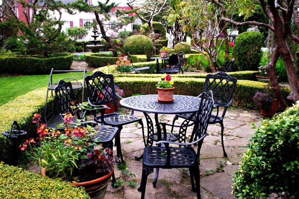 English garden at Gingerbread Mansion Inn