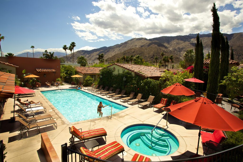 Los Arboles Hotel pool and hot tub