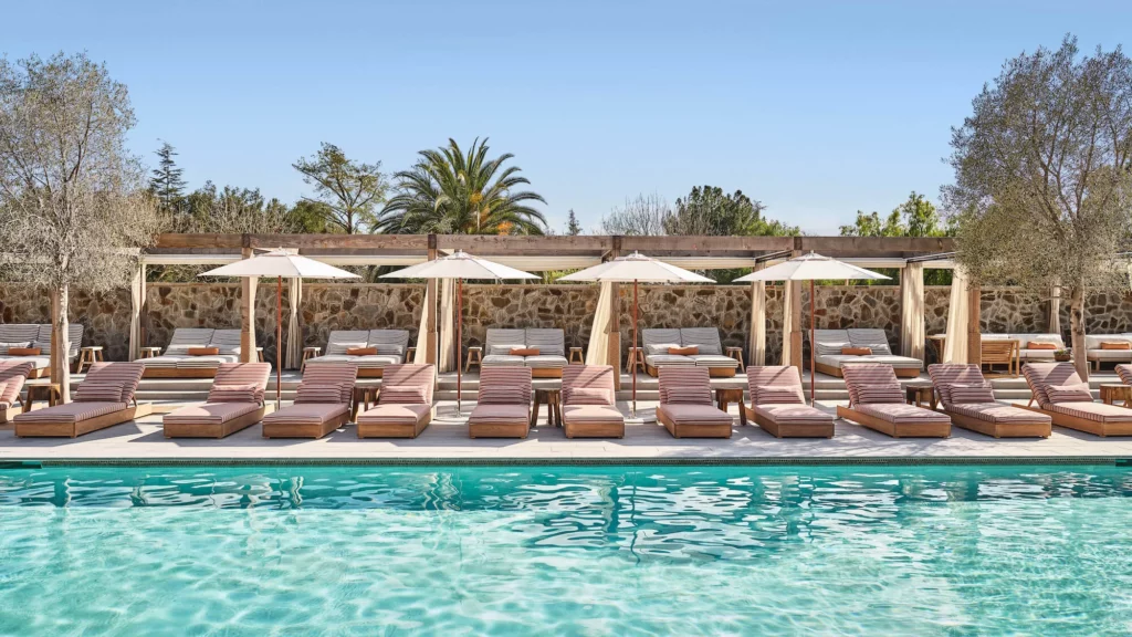 Hotels With Pools, Pool Cabanas