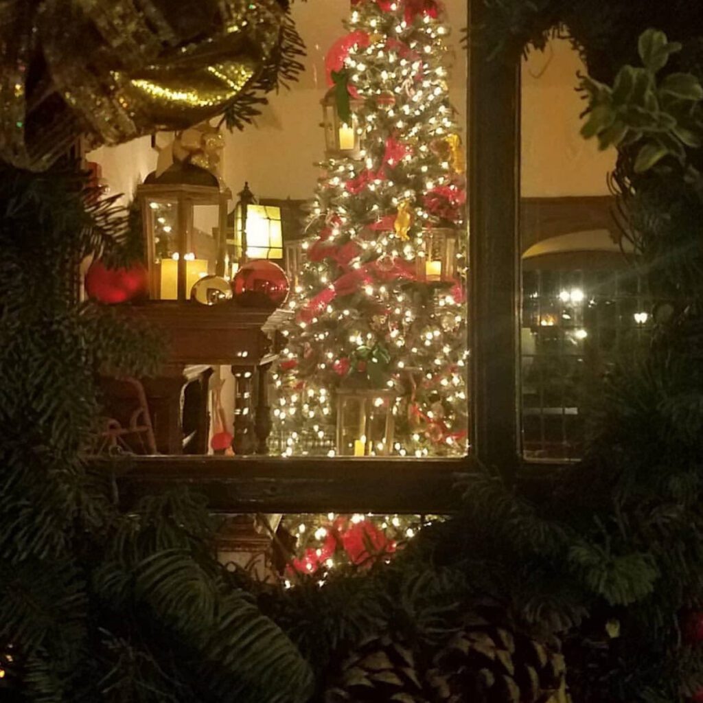 Christmas tree and decorations at Benbow Historic Inn