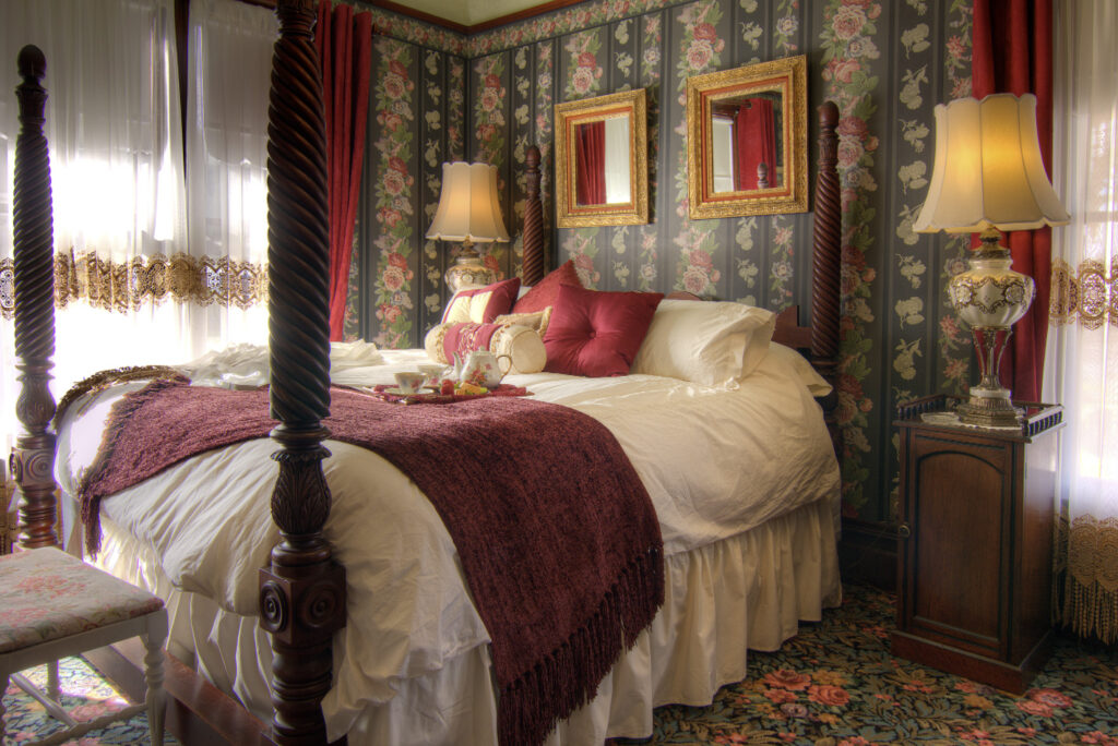 Guest room at the Gingerbread Mansion Inn