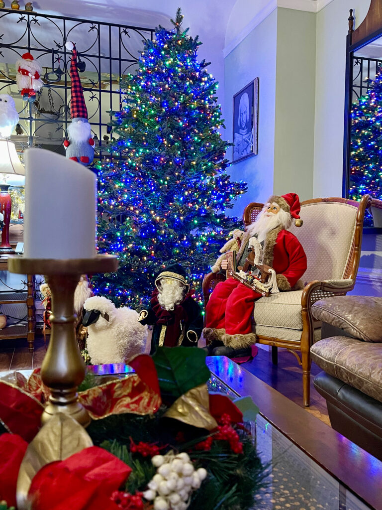 Holiday decorations in the lobby of Hotel Cornell de France