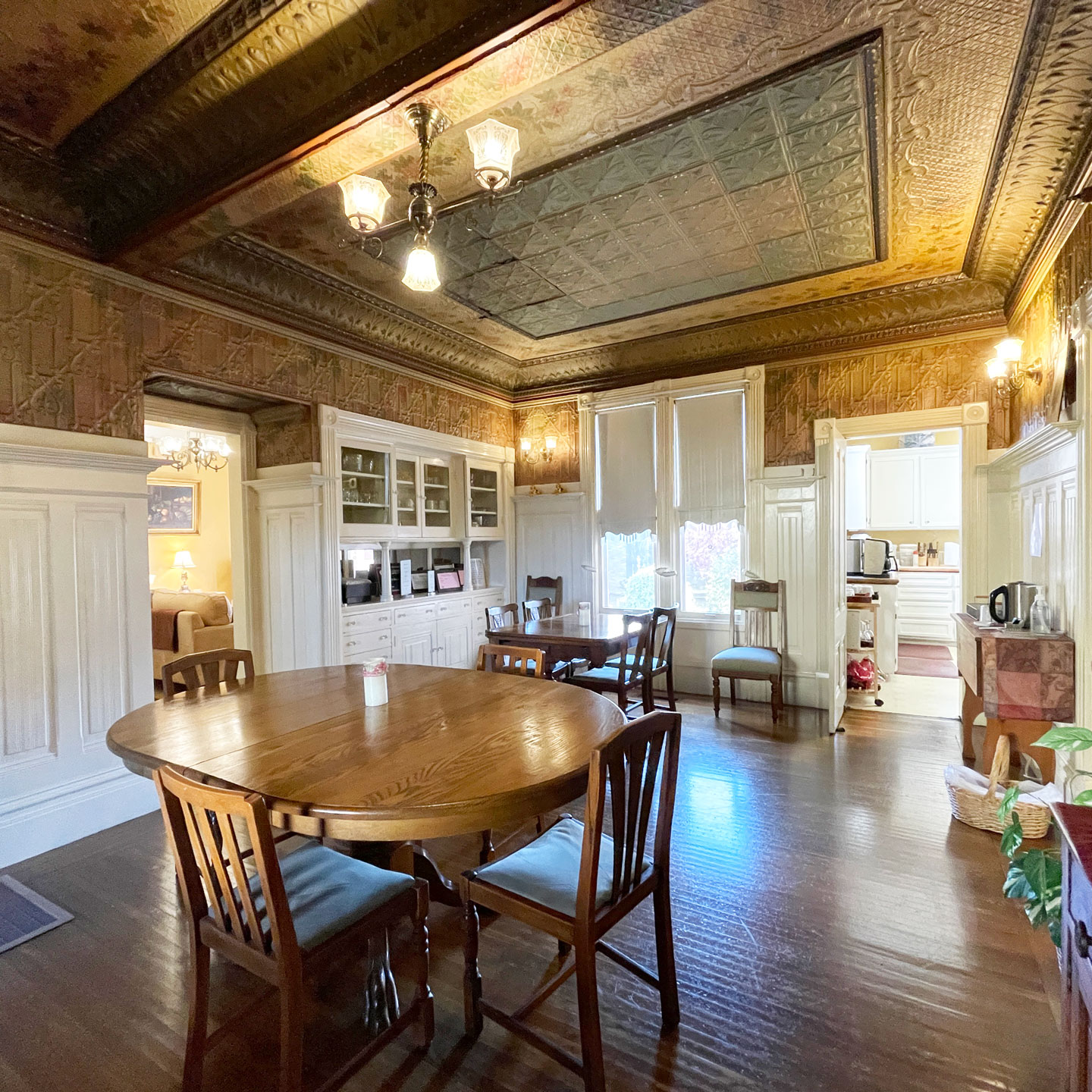 Hennessey House dining room