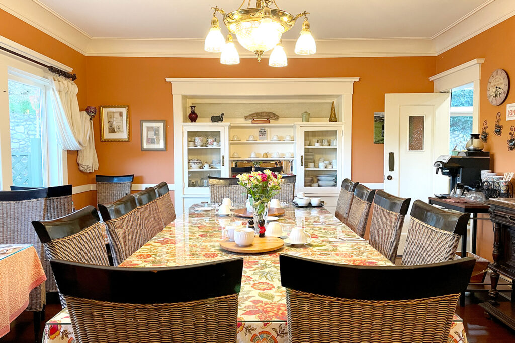 Dining room of Arroyo Vista Inn