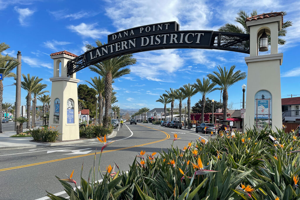 Entrance to the Lantern District in Dan Point