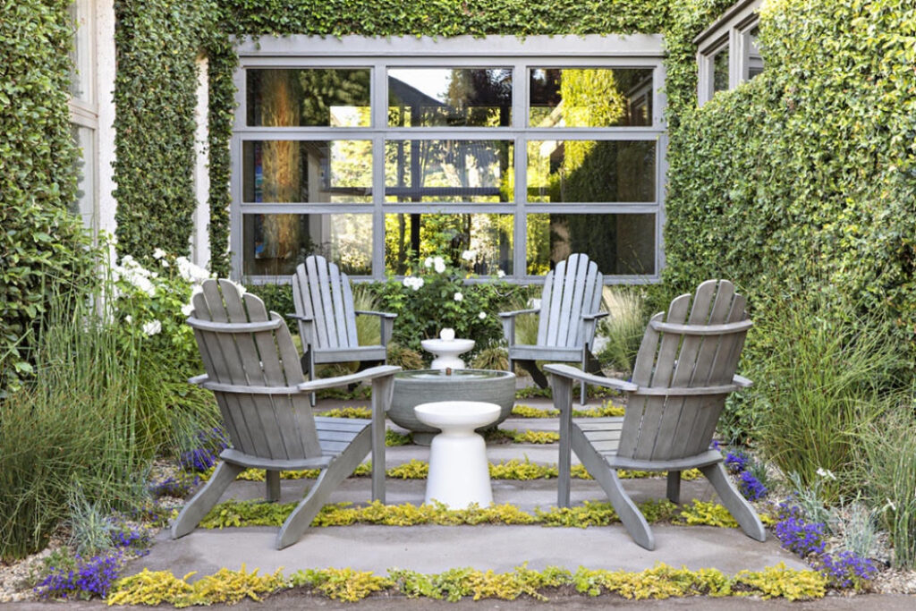 Garden seating at R Inn Napa