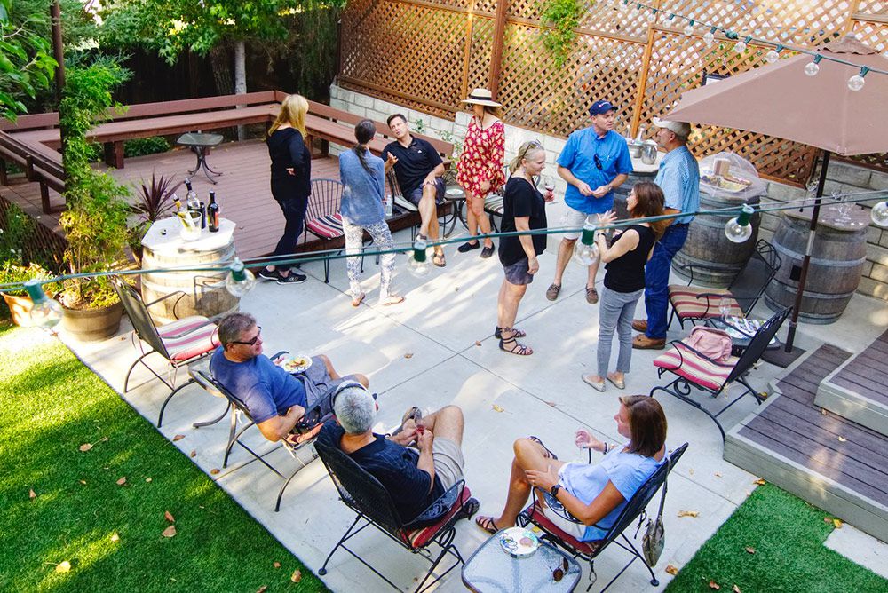 Outdoor patio at ForFriends Inn