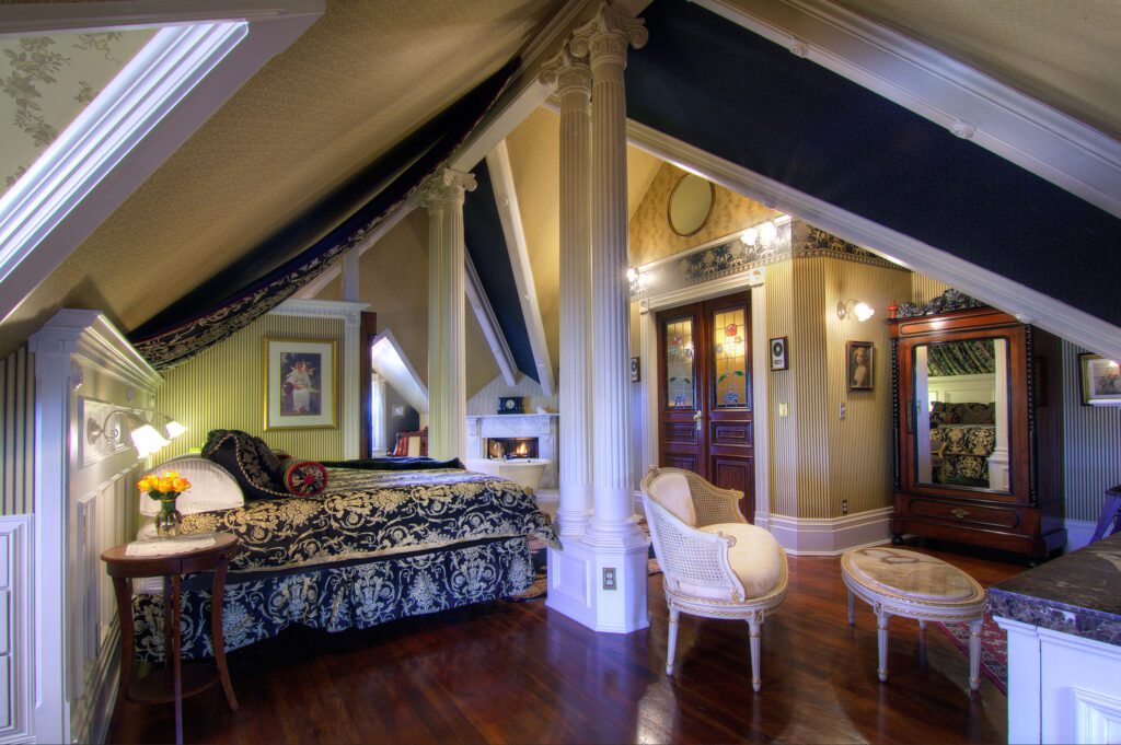 Empire Suite at the Gingerbread Mansion Inn