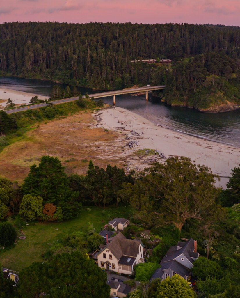 Aerial view of Alegria Oceanfront Inn & Cottages and Big River