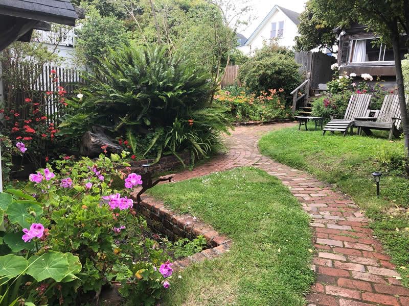 Gardens at Seagull Inn Bed & Breakfast