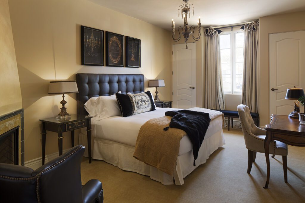Deluxe King room at Enchante Boutique Hotel