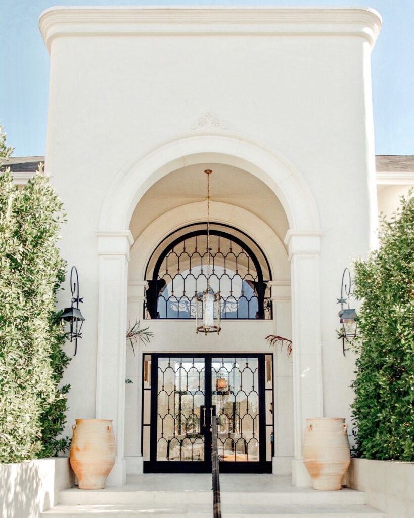 The entrance to Cara Hotel